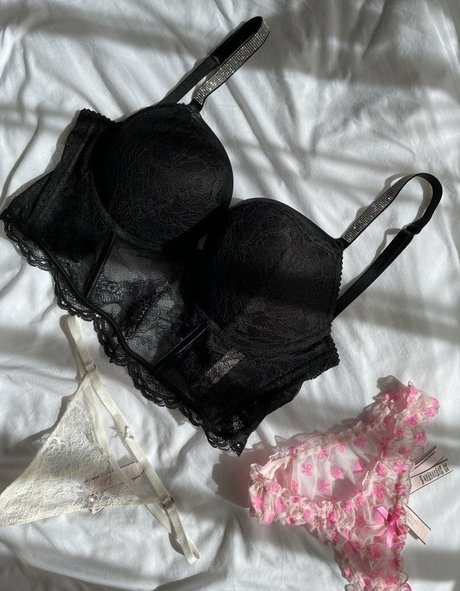 Riley Reign model nudes galleries