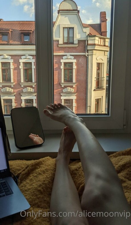 Alice Moon pornographic actress pics