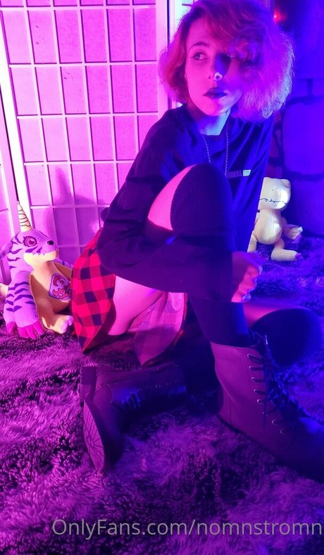 Nomnstromn pretty pornstar photo