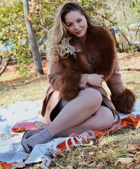 Holly Garner star pretty archive