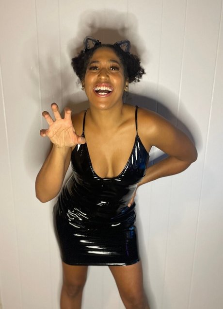 sneakers onlyfans free naked pictures