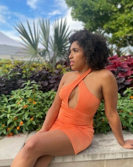 Marti Belle star hot pics