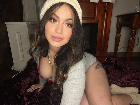 Gabby Ortiz pretty actress images