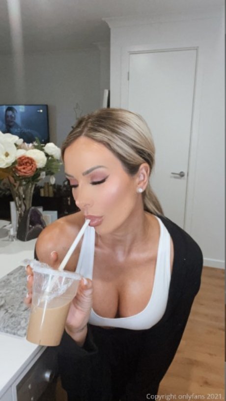 huge shemale onlyfans sexy nude image