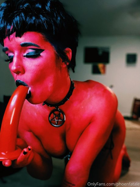 Phoenfatale model gallery