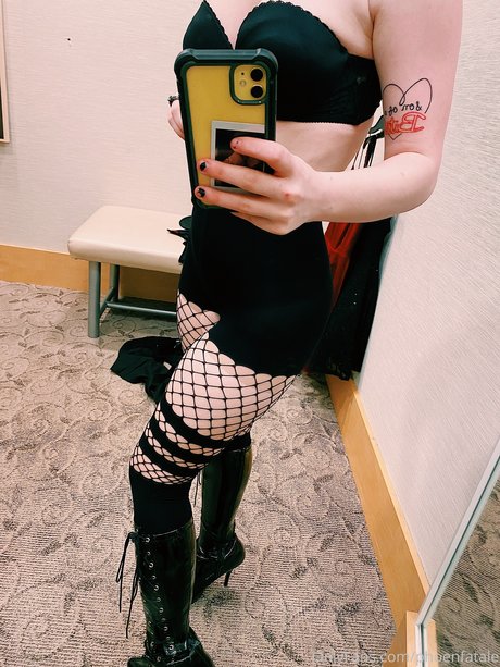 Phoenfatale sexy star images