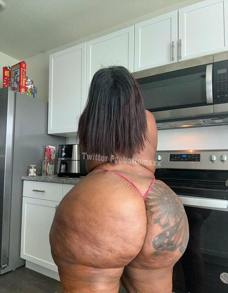 therealfyebottom top actress image