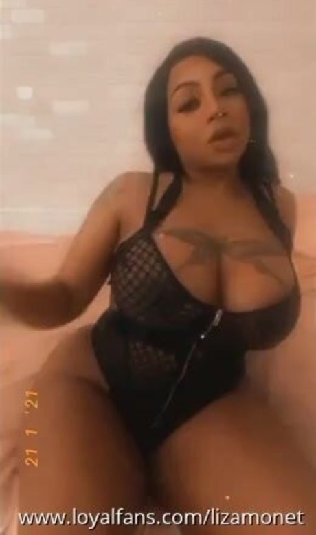 Emily Anne Gordon erotic model img