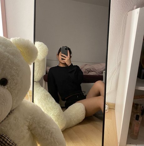 kikipearl pretty model img