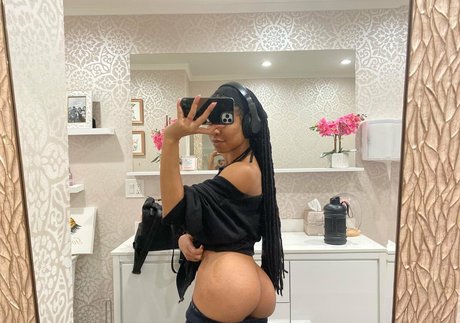 swapping onlyfans exclusive images