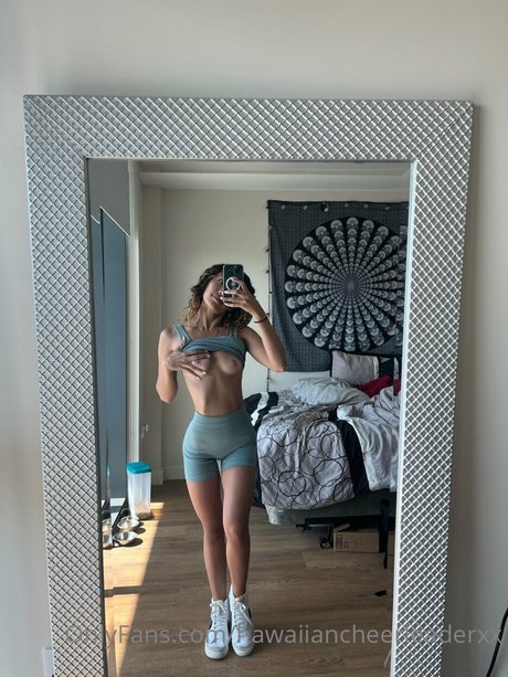 Hawaiian Cheerleader actress pic