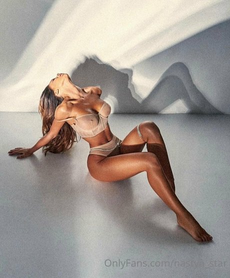 Nastya Star erotic model img