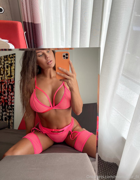 Natalia Monomur fit nice model picture