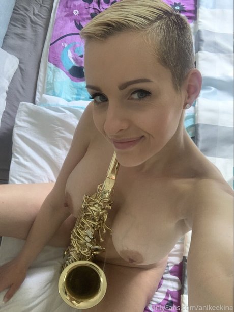 Anike Ekina star art pics