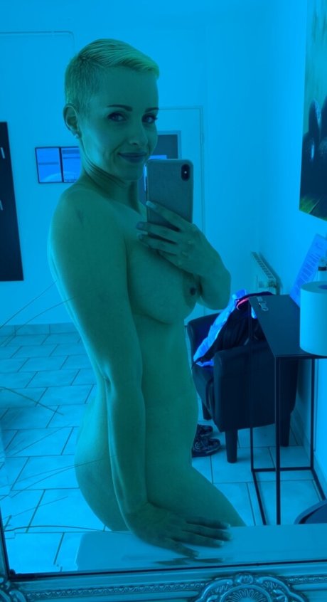 Anike Ekina hd star pictures