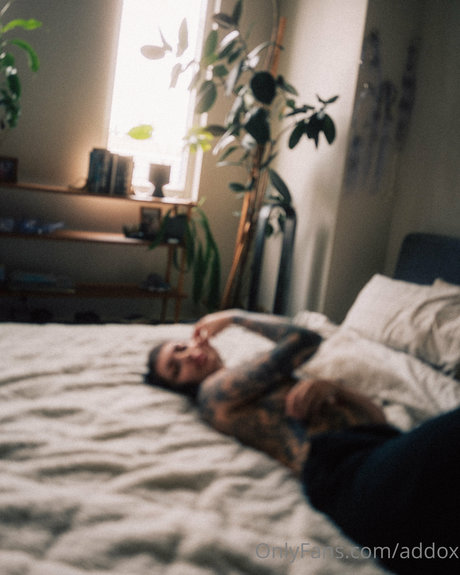 Addox nude model pictures