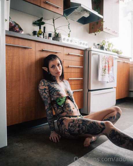 Addox art model photo