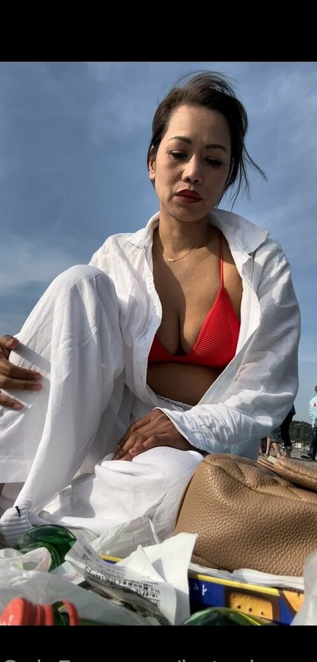 hotasiangranny model naked pic