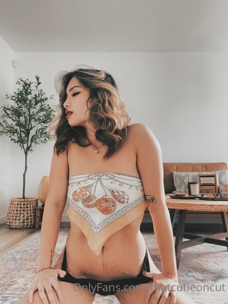 Ilah Dizon pornographic model picture