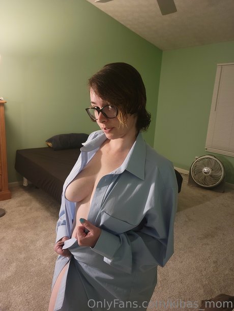 Kibas Mom free star gallery