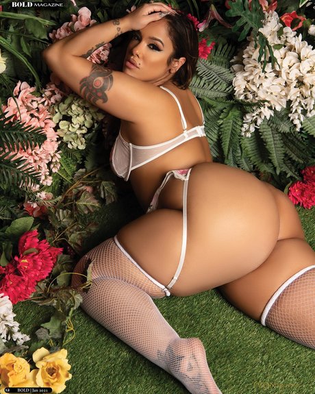 Scarlett Cakez model perfect galleries