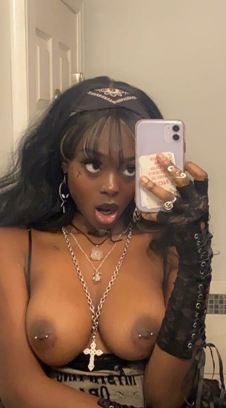 deadnaewalking model nice pics