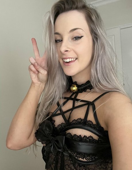 Catsefiro beautiful model pictures