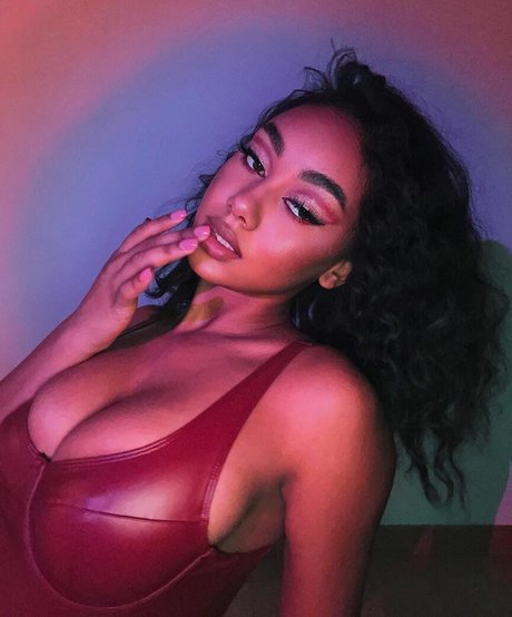 llleasy pornstar hd picture