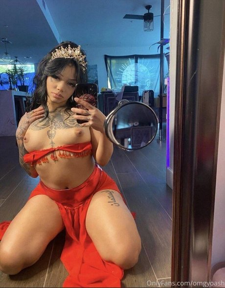Omgyoash exclusive pornstar photo