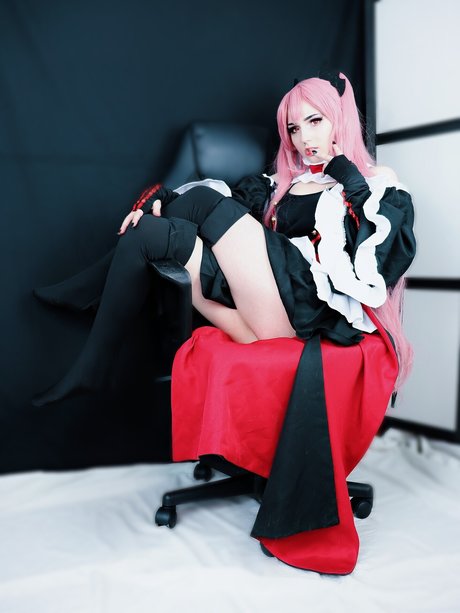 Liinowitsch naked model pictures