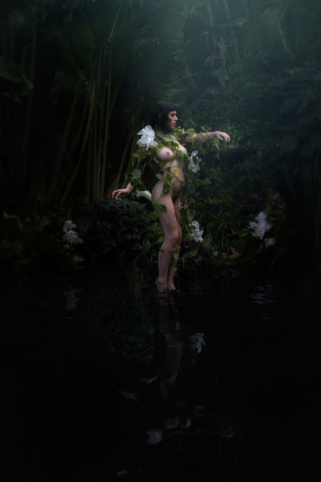 Olive Glass pornstar high quality pic