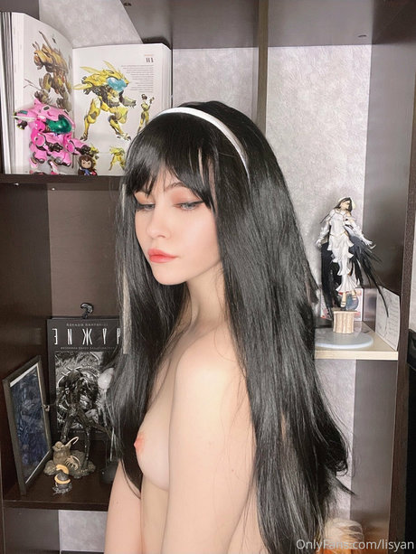 Lisyan Fox best pornstar pics