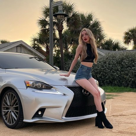 Kat ONLINE NOW star free gallery