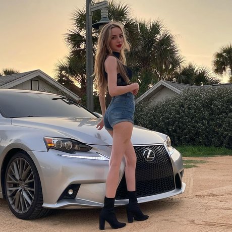 Kat ONLINE NOW model beautiful pics