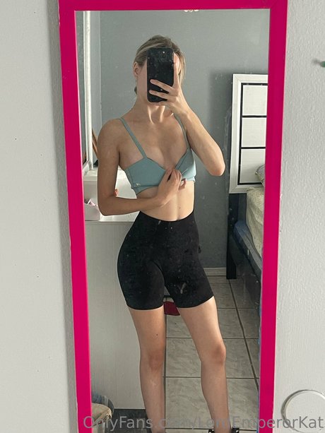 Kat ONLINE NOW perfect star gallery