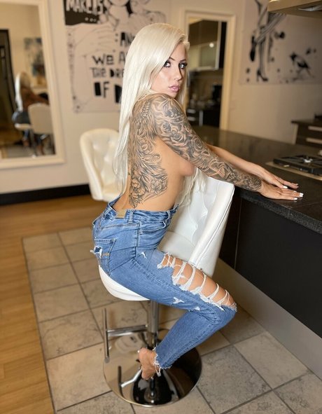 Blonde Rider nude pornstar photos