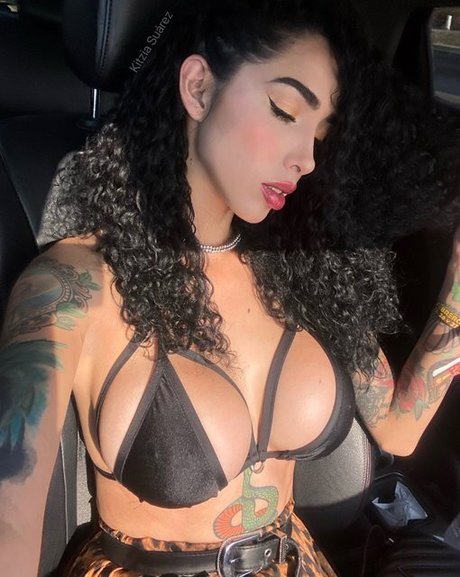 Kitzia Suarez erotic model img