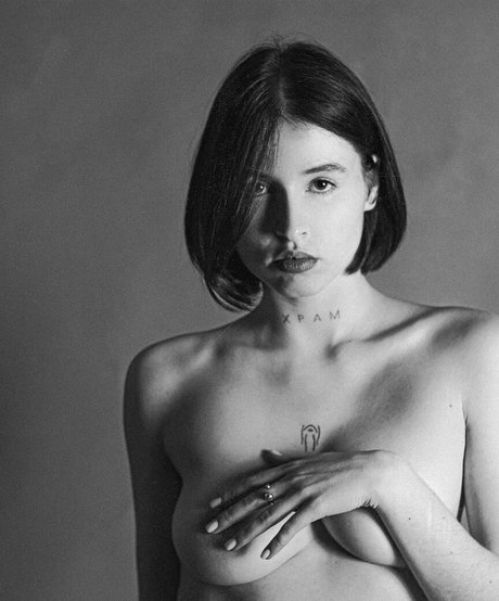 kerrasin star hot pictures