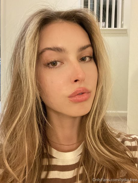 lydia free pornographic model photo