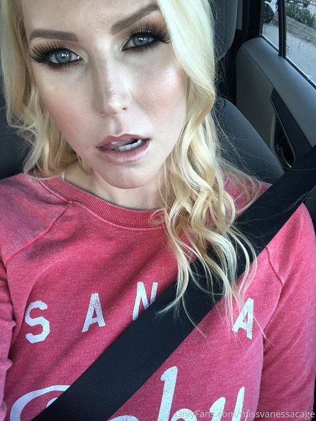 Vanessa Cage pretty pornstar photo