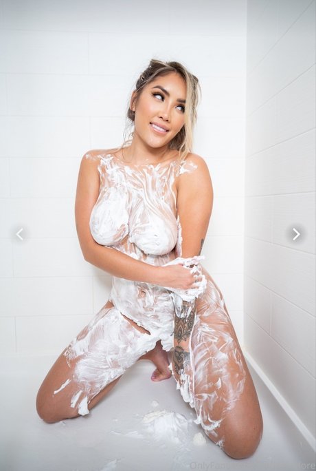 Marie Madore naked actress picture