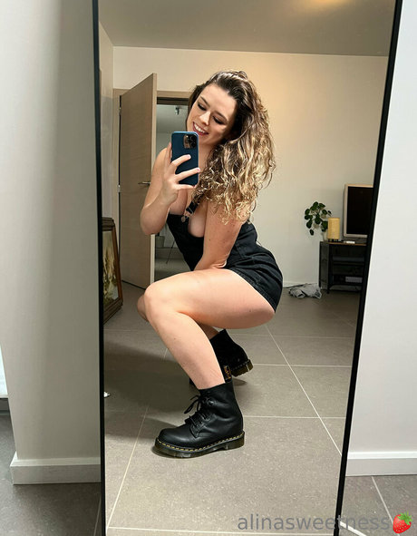 alinasweetness model hot photos