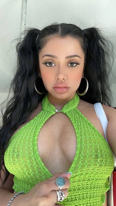 Yahaira Yumi top star picture