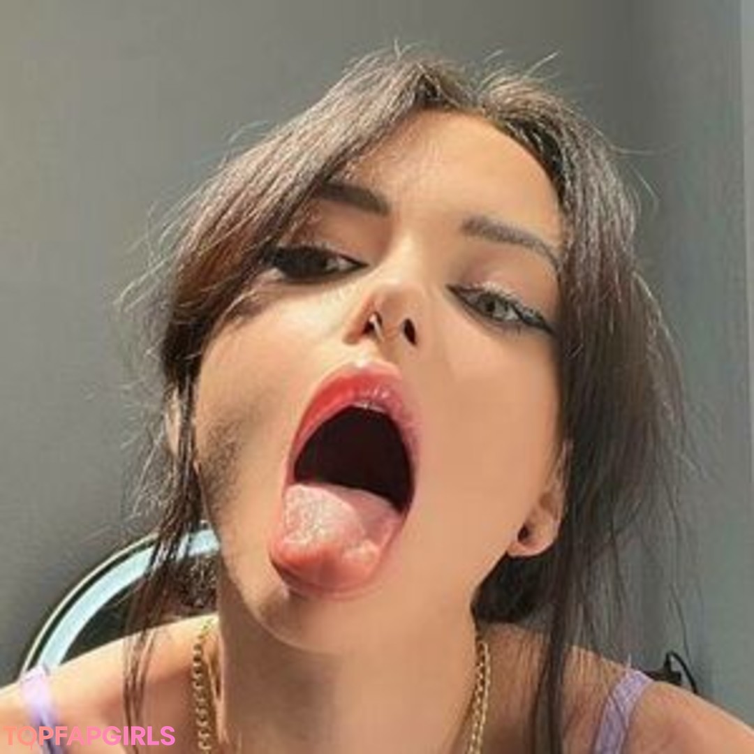 Stormy Summers art model photos