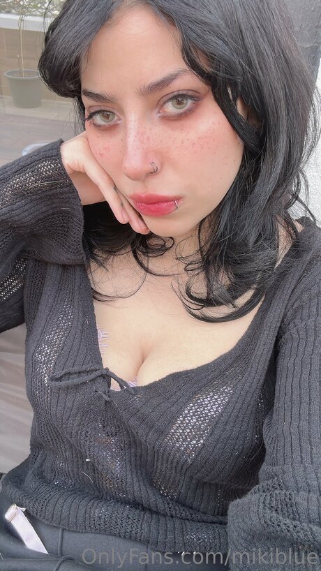 Mikiblue model hot img