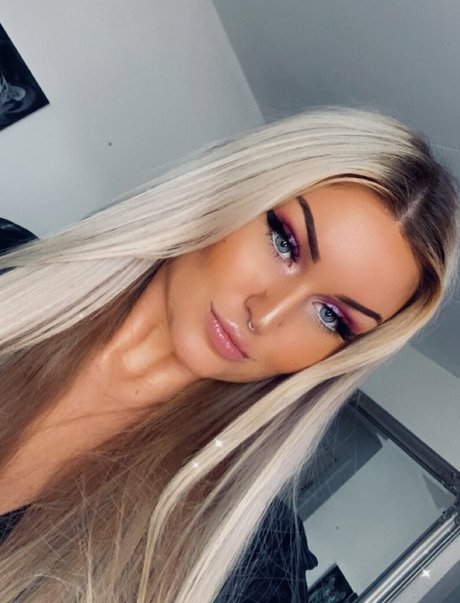 Scream Queen nudes pornstar pics