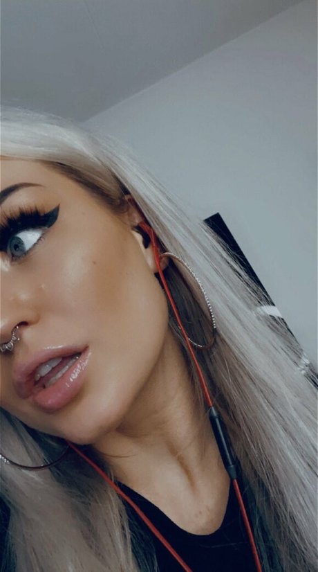 Scream Queen model perfect galleries