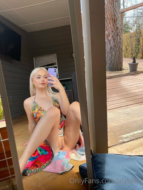 Alyssa Devyn hot pornstar archive