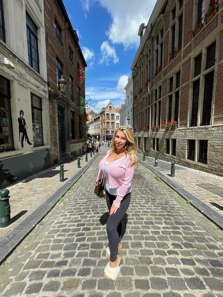 asian influencer onlyfans beautiful pictures