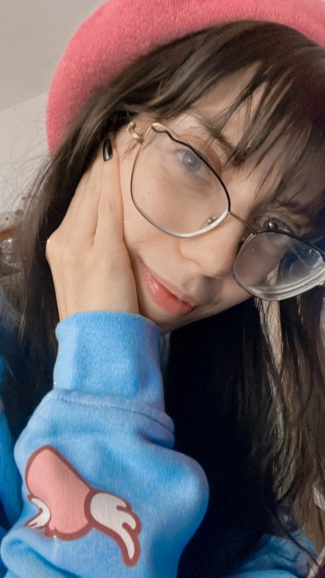 female asian onlyfans top photos